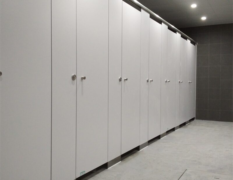 A Guide To Installing Bathroom Fiber Partition The Benefits And